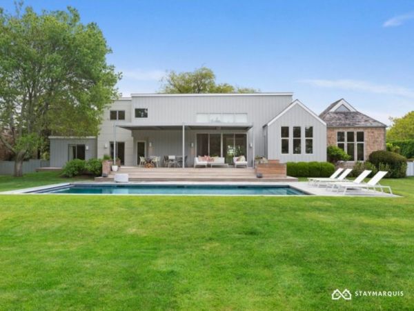 Hamptons Home 1020574