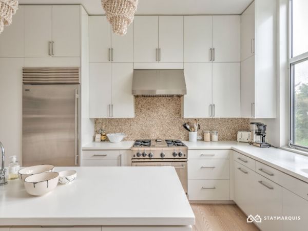 Hamptons Home 1020574
