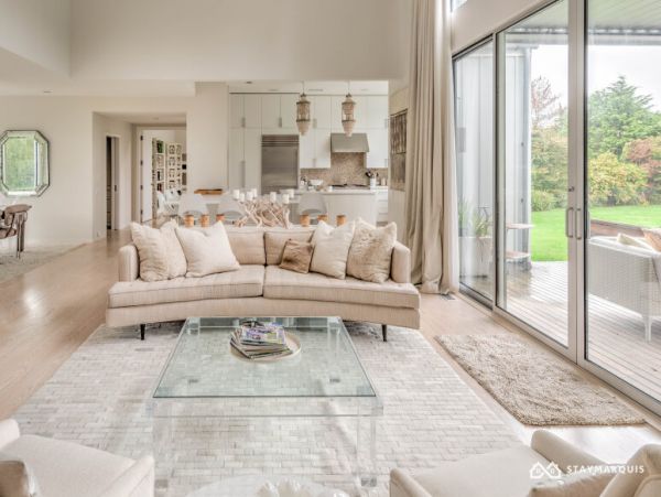 Hamptons Home 1020574