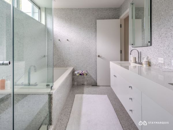 Hamptons Home 1020574