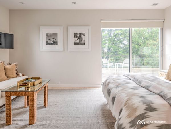 Hamptons Home 1020574