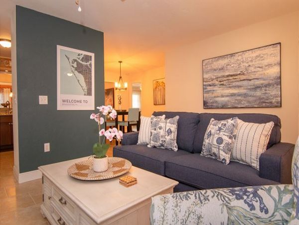 A Lovely Three Bedroom Pool Home in Beautiful Bradenton
