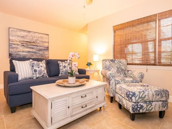 A Lovely Three Bedroom Pool Home in Beautiful Bradenton