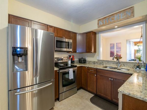 A Lovely Three Bedroom Pool Home in Beautiful Bradenton