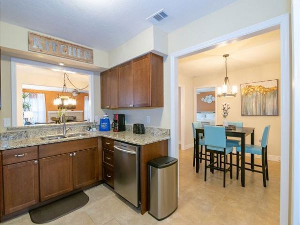 A Lovely Three Bedroom Pool Home in Beautiful Bradenton