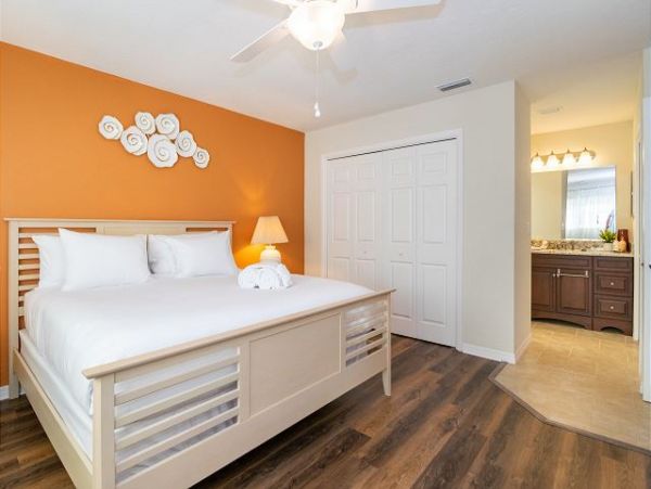 A Lovely Three Bedroom Pool Home in Beautiful Bradenton
