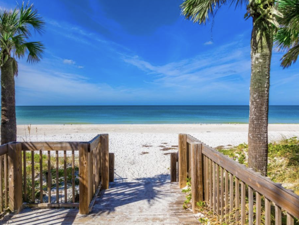 A Lovely Three Bedroom Pool Home in Beautiful Bradenton