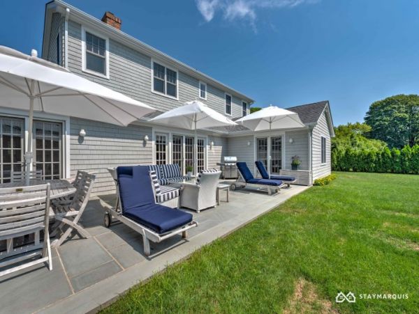 Hamptons Home 1020578