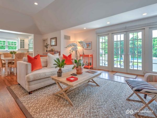 Hamptons Home 1020578