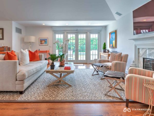 Hamptons Home 1020578