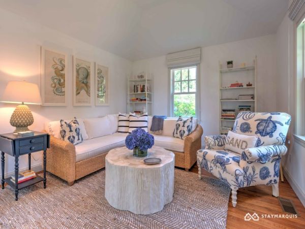 Hamptons Home 1020578
