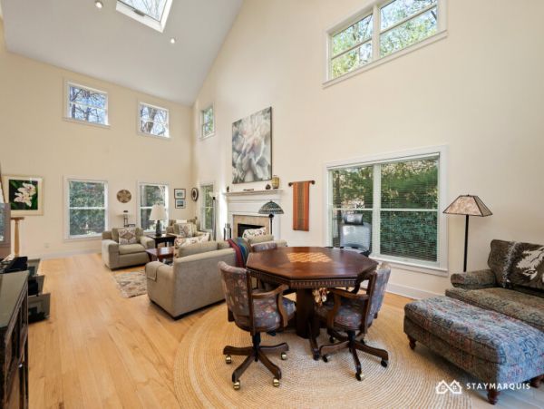 Hamptons Home 1020582