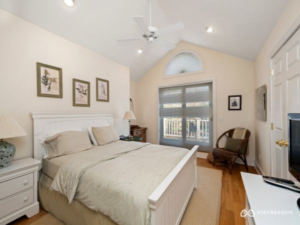Hamptons Home 1020582
