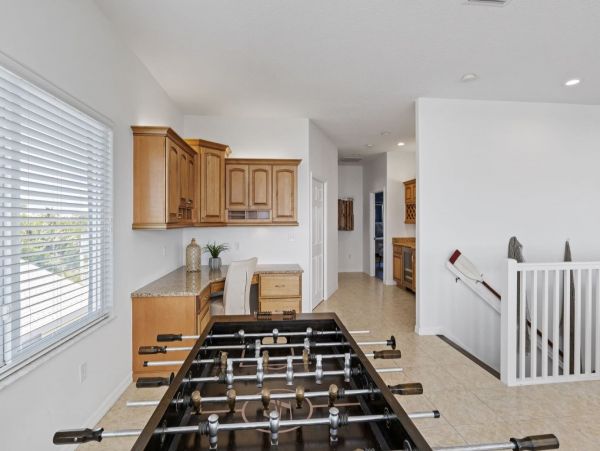 4 Bedroom Getaway with Large Private Pool, Spa & Bay Views