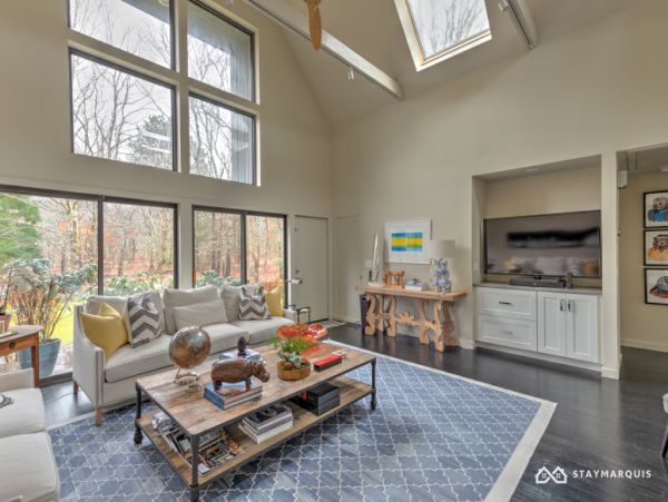 Hamptons Home 1020584