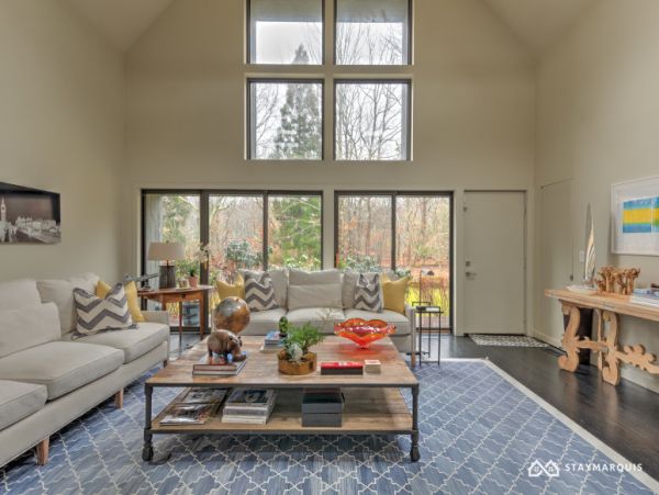 Hamptons Home 1020584