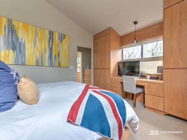 Hamptons Home 1020584
