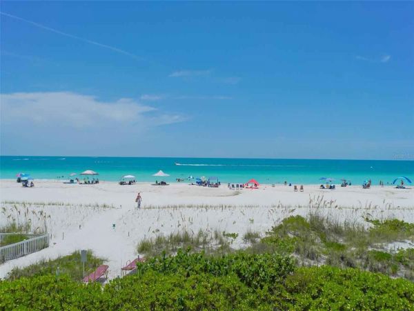 Charming Gulf Front Condo on Anna Maria Island