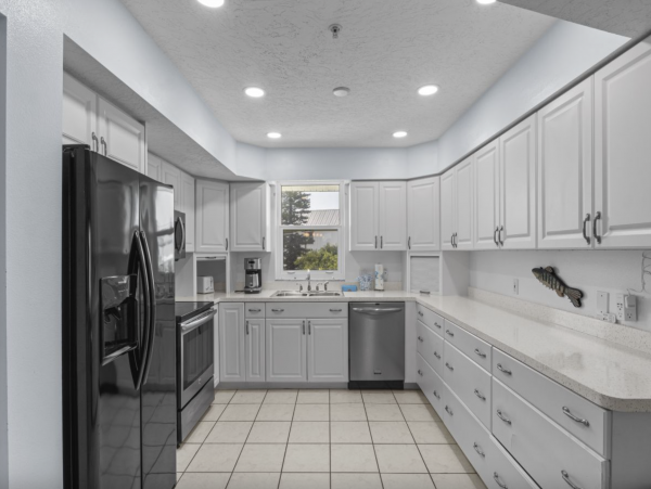Charming Gulf Front Condo on Anna Maria Island