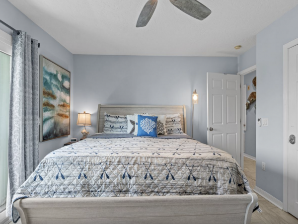 Charming Gulf Front Condo on Anna Maria Island