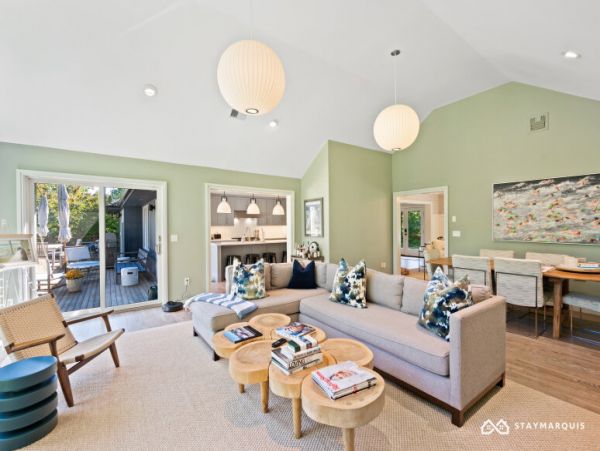 Hamptons Home 1020587