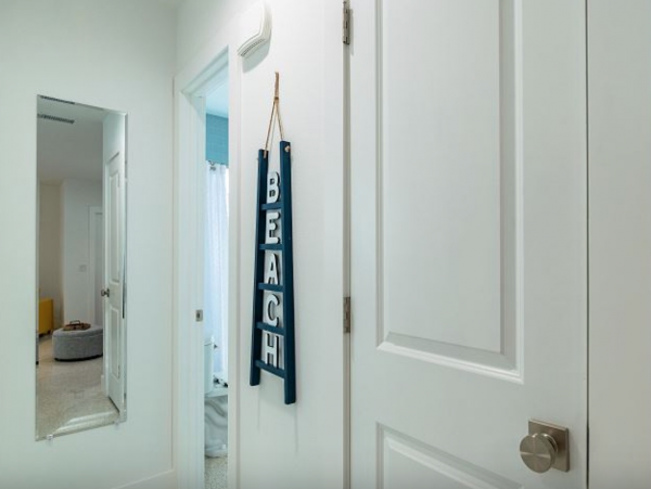 Cute one bedroom duplex steps to beach