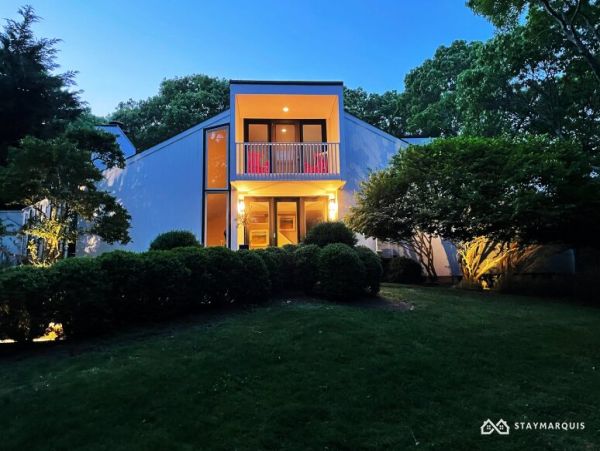 Hamptons Home 1020597