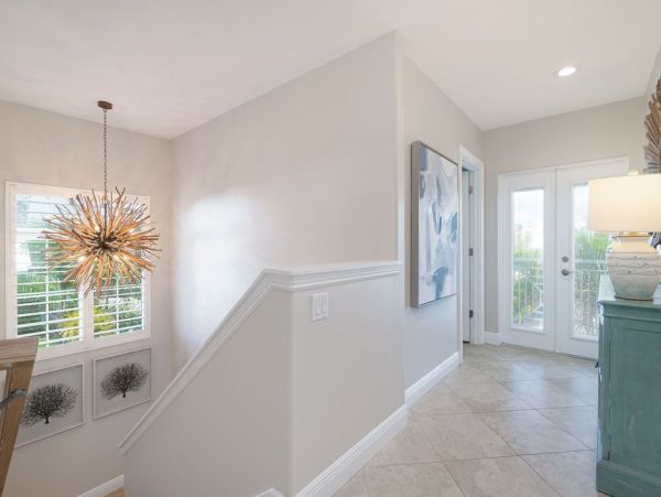 Six Bedroom Gorgeous Pool Vacation Home in Holmes Beach