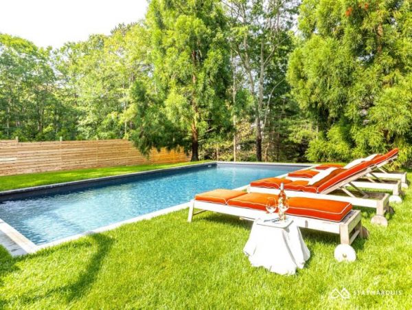 Hamptons Home 1020601