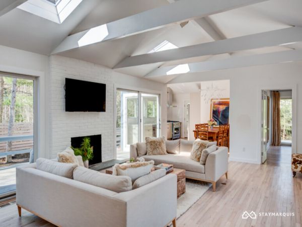 Hamptons Home 1020601
