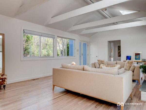 Hamptons Home 1020601