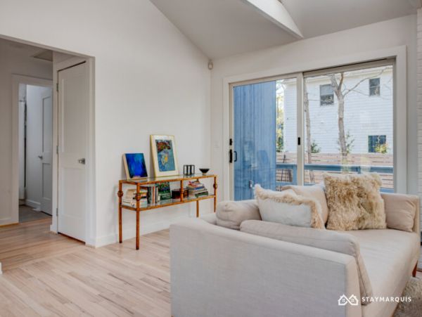 Hamptons Home 1020601