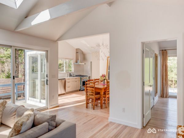 Hamptons Home 1020601