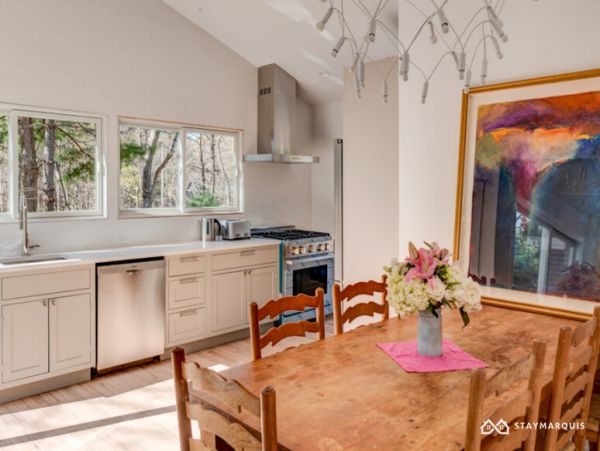 Hamptons Home 1020601