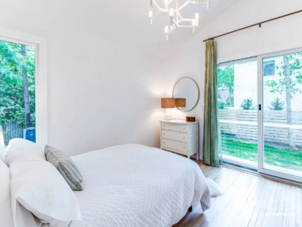 Hamptons Home 1020601