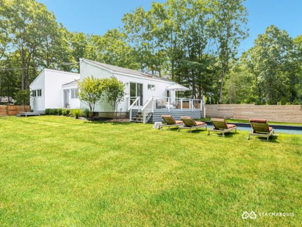 Hamptons Home 1020601