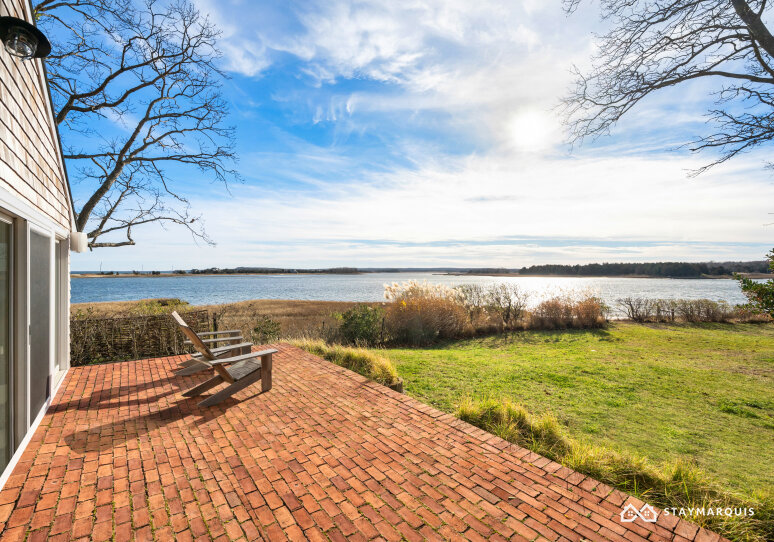 Hamptons Home 1020602