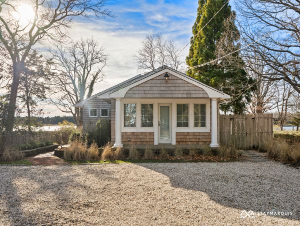 Hamptons Home 1020602