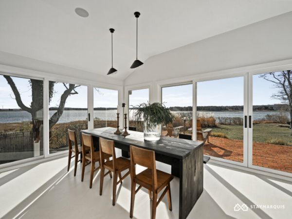 Hamptons Home 1020602