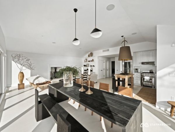Hamptons Home 1020602