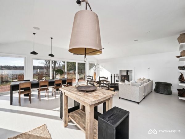Hamptons Home 1020602
