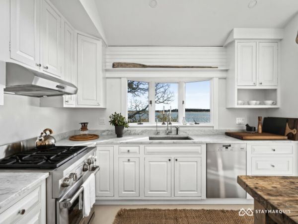 Hamptons Home 1020602