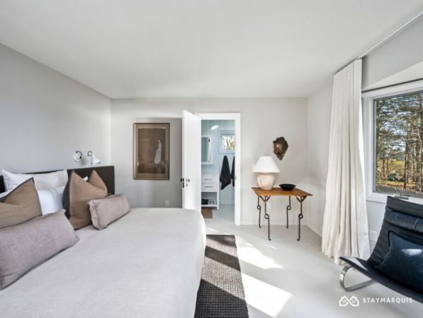 Hamptons Home 1020602