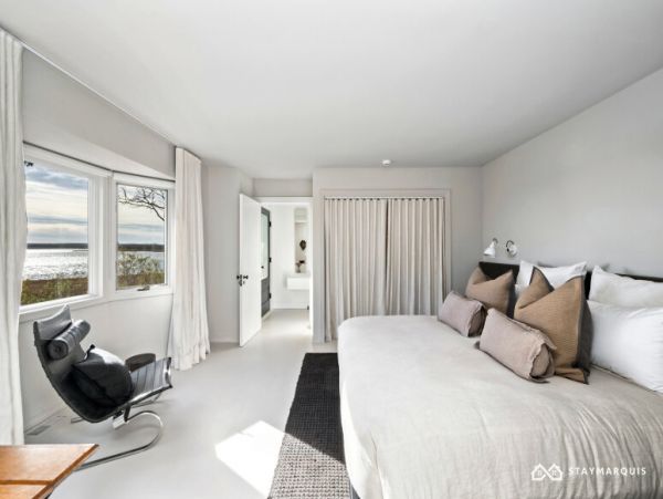 Hamptons Home 1020602