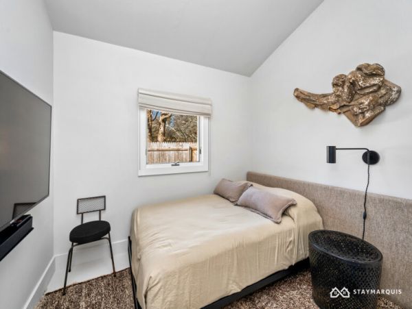 Hamptons Home 1020602