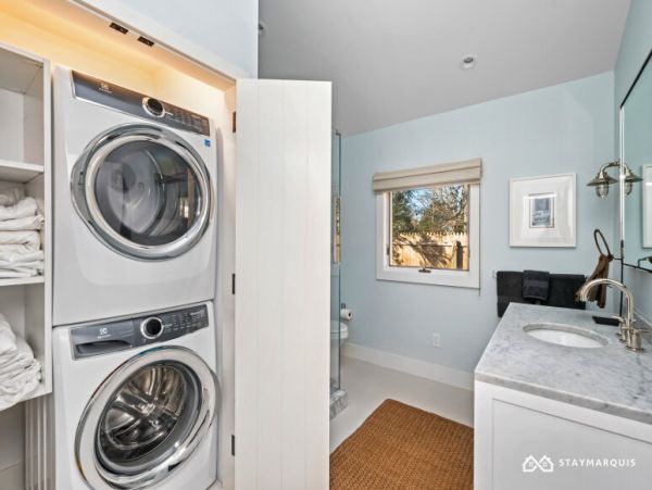 Hamptons Home 1020602