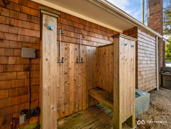 Hamptons Home 1020602
