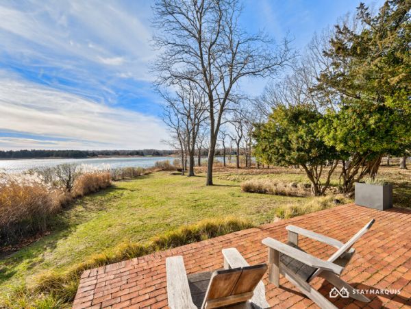 Hamptons Home 1020602
