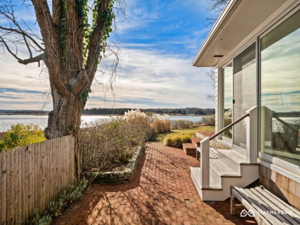 Hamptons Home 1020602