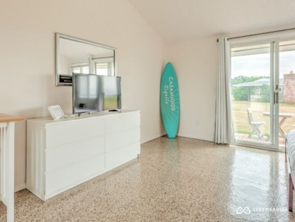 Hamptons Home 1020604